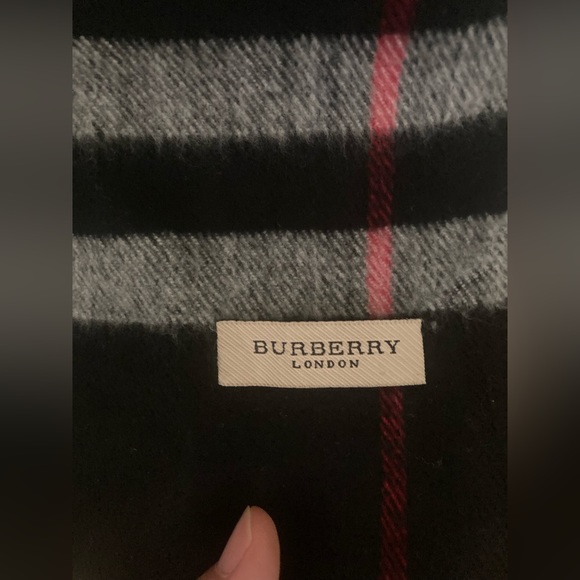 Burberry Authentic lambswool shawl - Picture 2 of 4